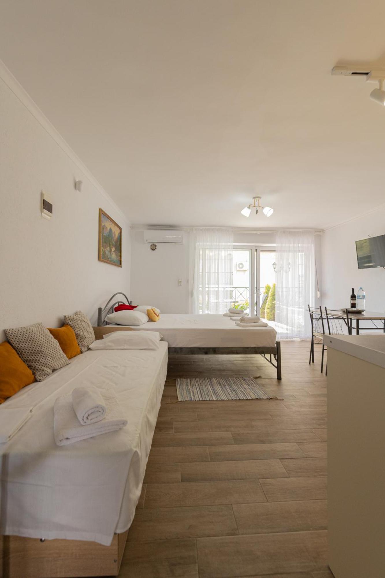 Toli Apartments Kallithea  Exteriör bild